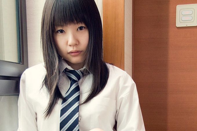 つぼみ耻ずかしがりながら制服脱がされ…セックス画像